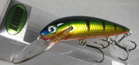 Der Wobbler Karikko Räminä in der Farbe Real Perch imitiert perfekt einen kleinen Barsch als Beutefisch.